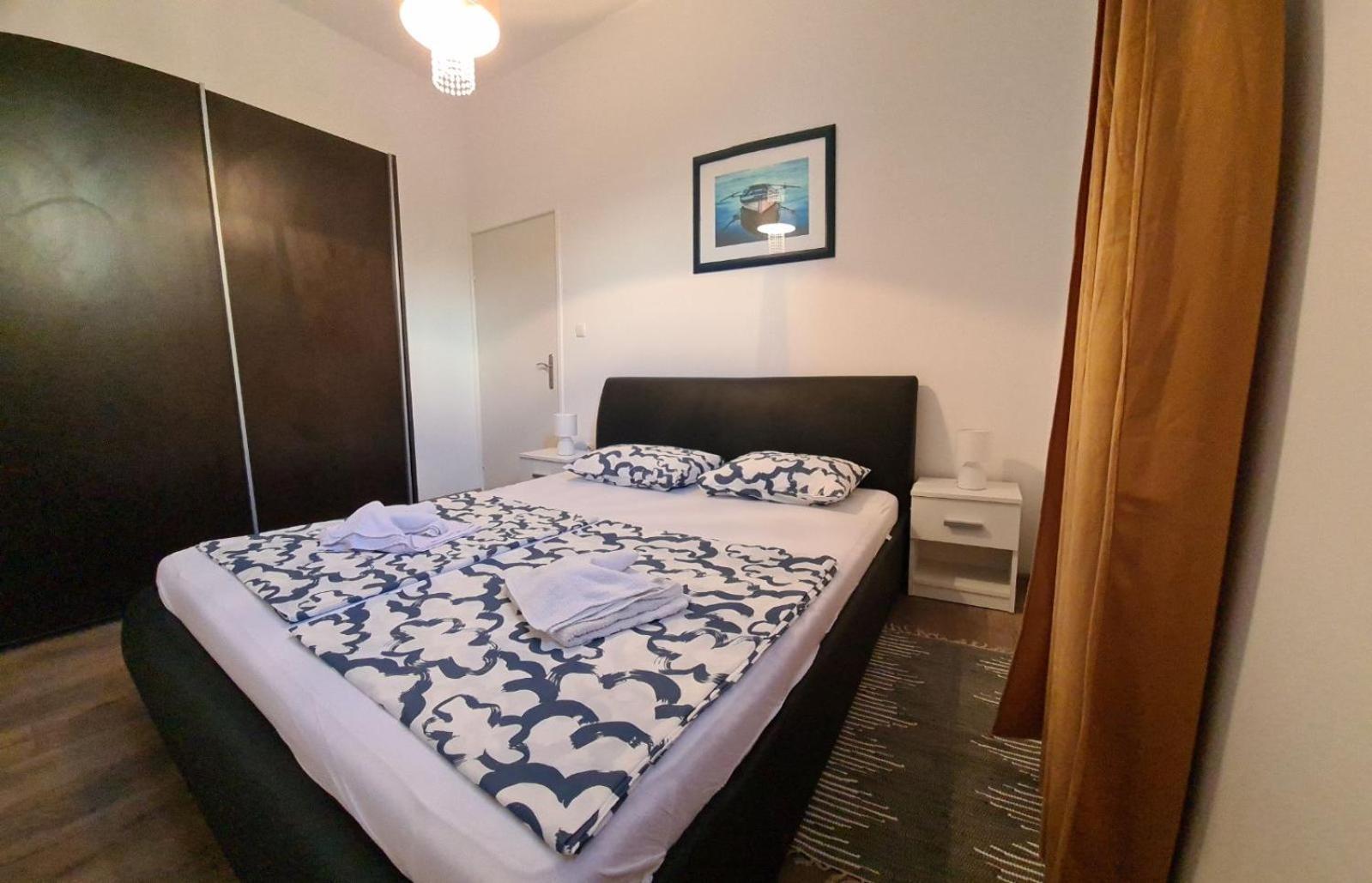 Apartment B&s *