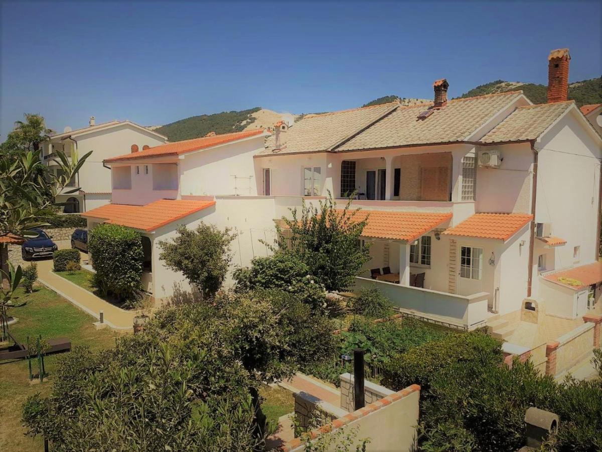 Apartment B&s